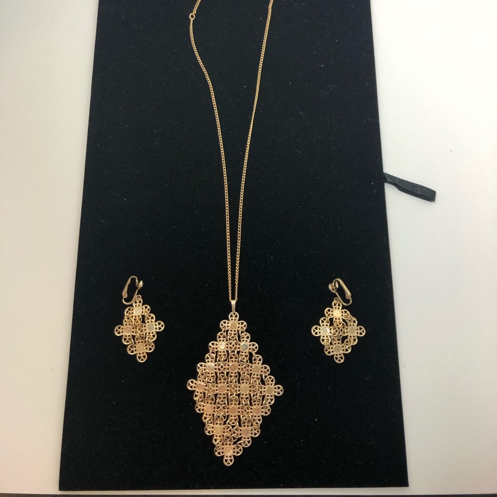Sarah Coventry Necklace & Earring Matching Set